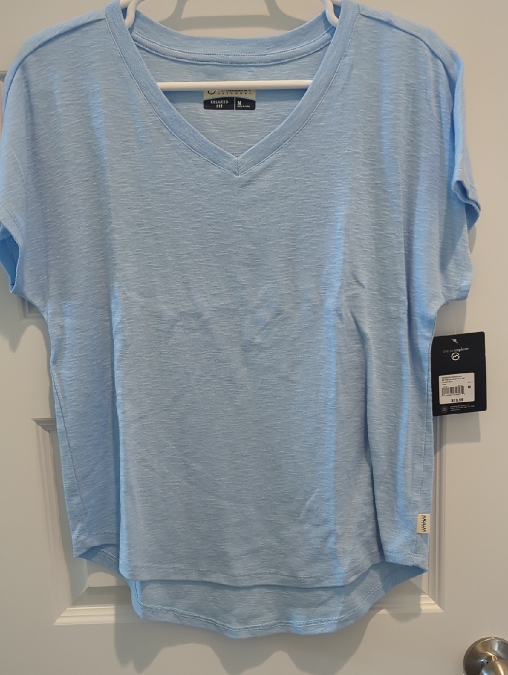 Magellan Outdoors Light Blue V-Neck Short Sleeve Tee
